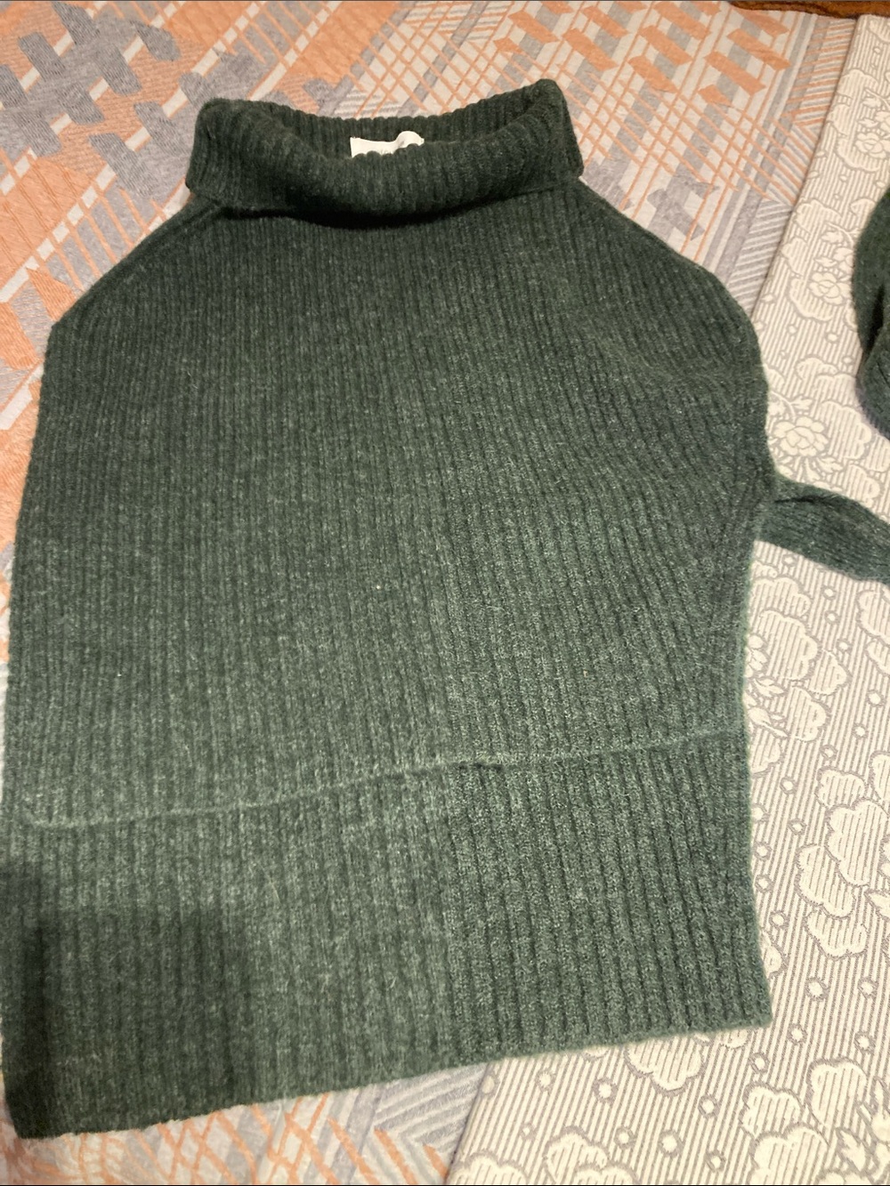 Mijeong Park- Dark Green neck warmer